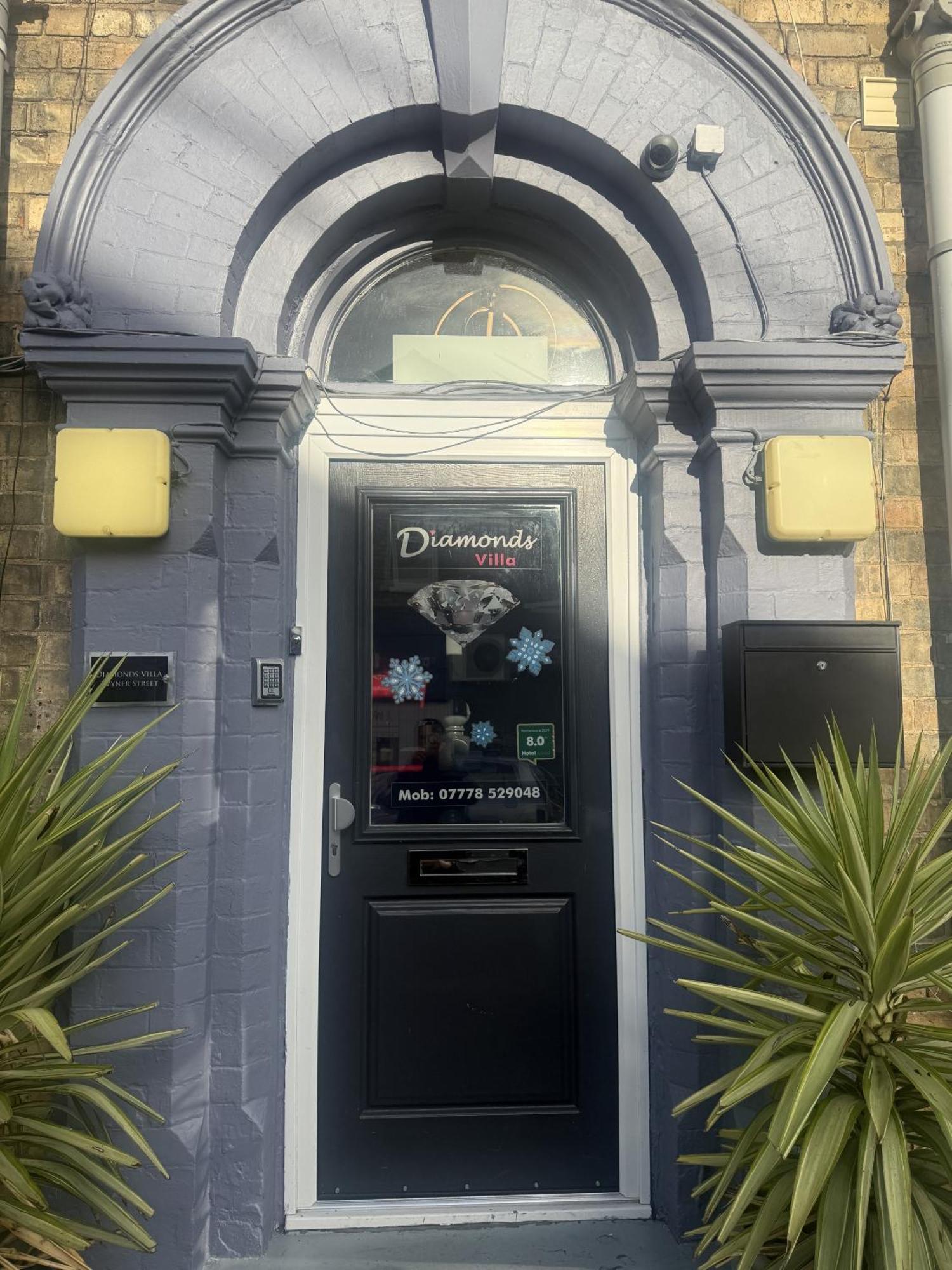 Diamonds Villa — Photos 2